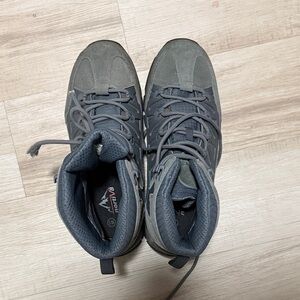 Men's Gray Athletic Hiking Shoes